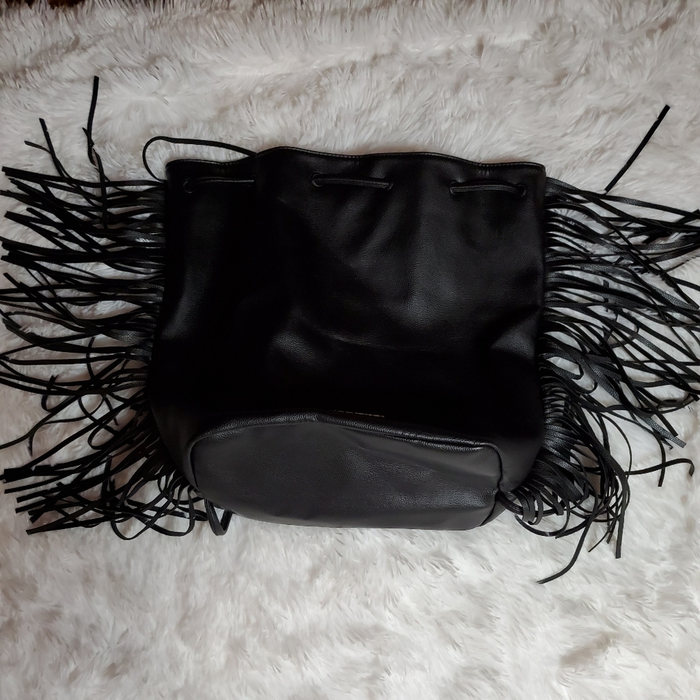 VICTORIA'S SECRET BLACK FRINGE BACKPACK STYLE BAG! - Picture 8 of 13